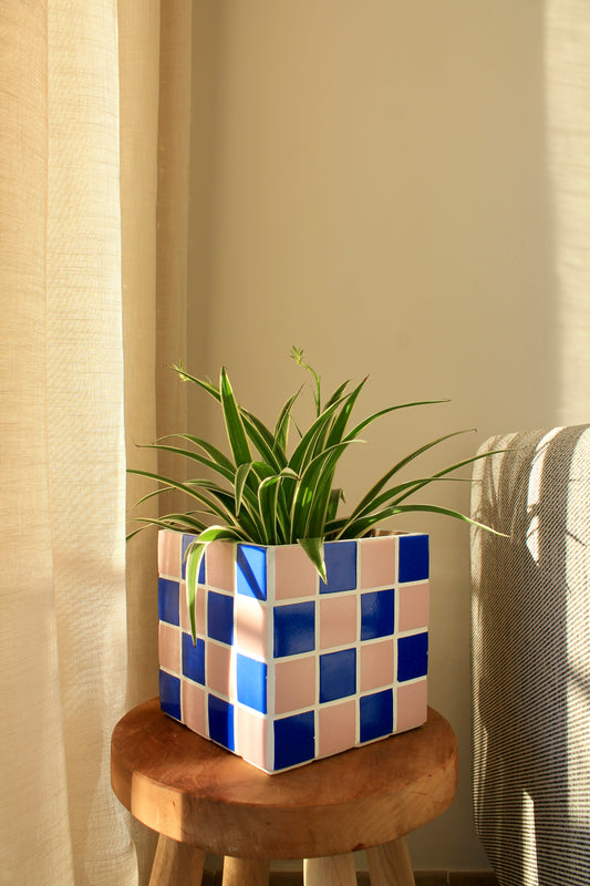 Grande boite/cache pot en mosaïque Bleu Klein et Rose